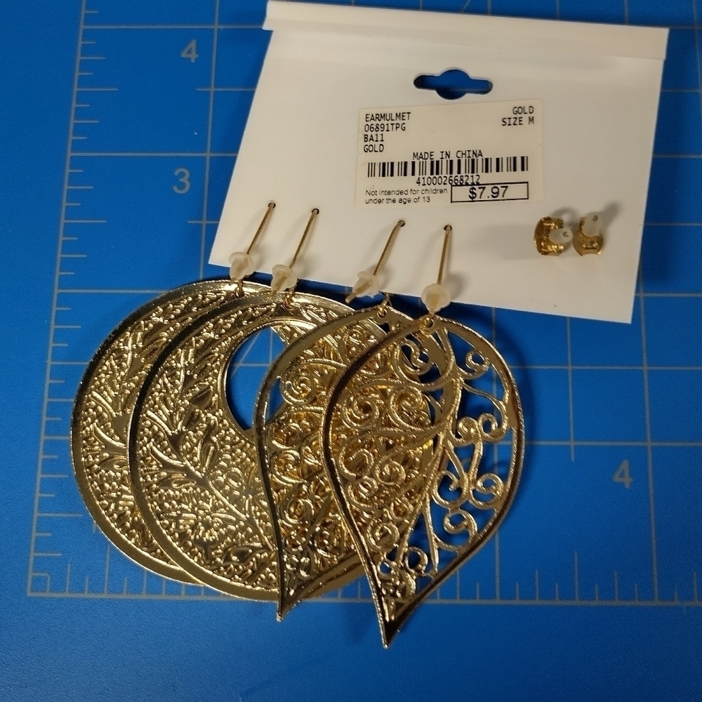 ๐3/$12 9 Pairs of BNWT Earrings Bundle! Various Styles, All For Pierced Ears. - Picture 12 of 15